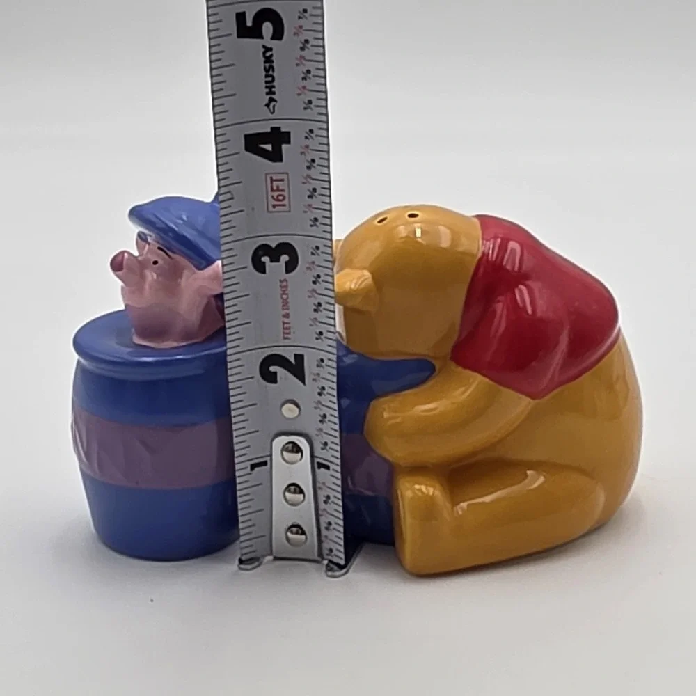 Disney Winnie the‎ Pooh & Piglet Salt and Pepper Shakers READ